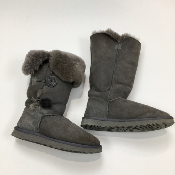 Uggs Bailey Button Triplet Boots in Grey Size 5 - Picture 5 of 15